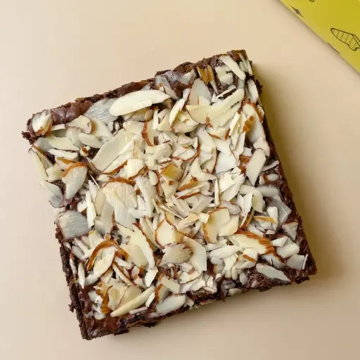 Almond Flakes Brownie